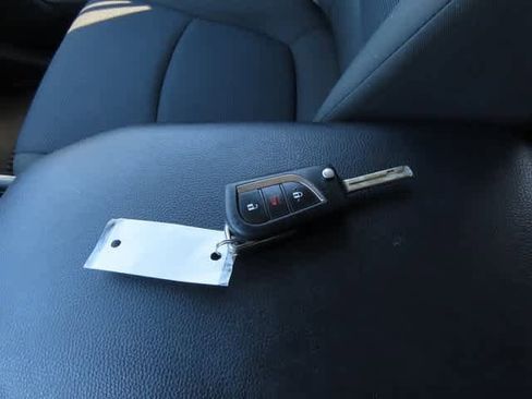 Used 2022 Toyota RAV4 LE image 24