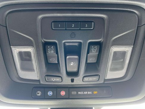 Used 2020 Chevrolet Silverado 1500 High Country w/ Technology Package AWD/4WD image 30