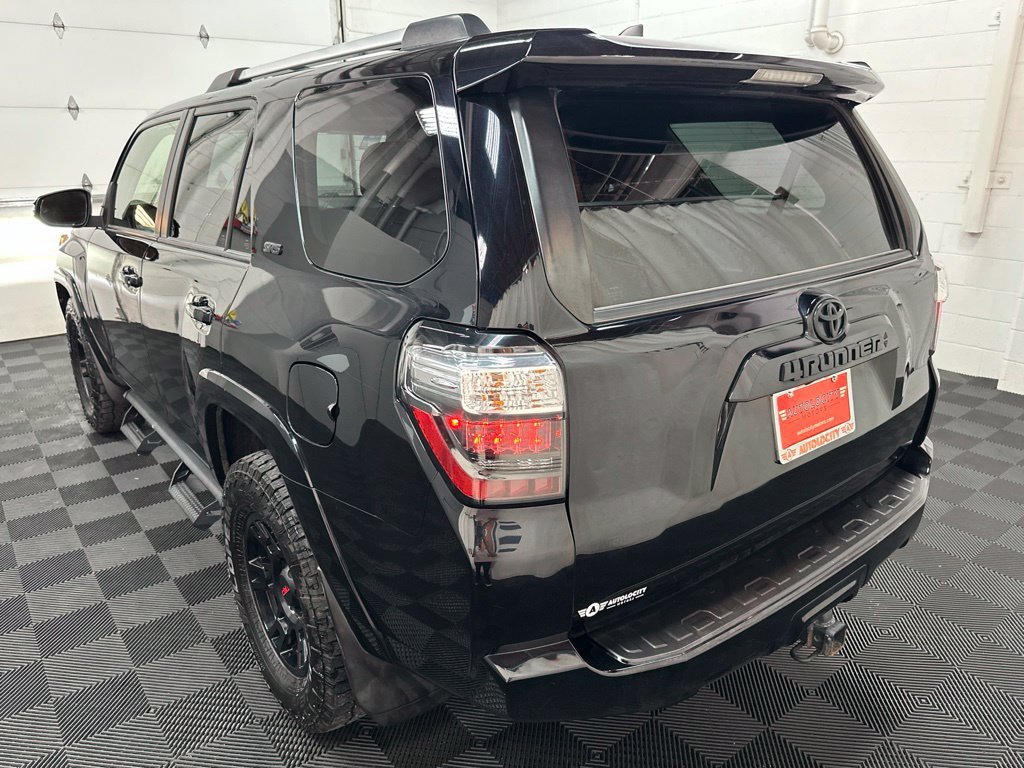 Used 2022 Toyota 4Runner SR5 Premium w/ Moonroof Package AWD/4WD image 7