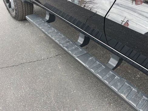 Used 2025 Chevrolet Colorado Z71 w/ Midnight Edition image 25