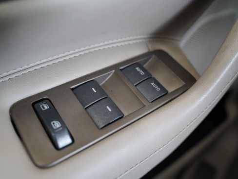 Used 2014 Lincoln MKX FWD w/ Equipment Group 102A image 27