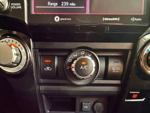 Used 2020 Toyota 4Runner TRD Off-Road Premium AWD/4WD image 20