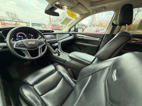 Used 2017 Cadillac XT5 Luxury w/ Driver Awareness Package image 18