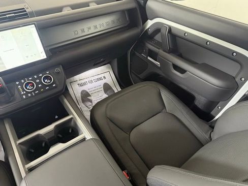 New 2025 Land Rover Defender 110 V8 image 27