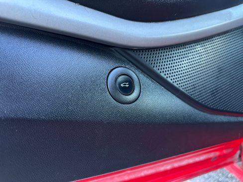 Used 2020 Chevrolet Camaro LT image 25