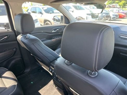 Used 2023 GMC Acadia Denali w/ Denali Ultimate Package AWD/4WD image 14