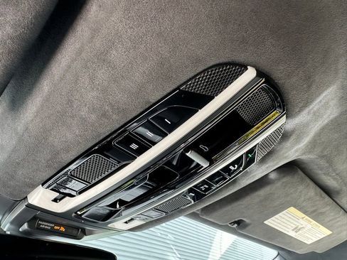 Certified 2019 Porsche Cayenne Turbo AWD/4WD image 29