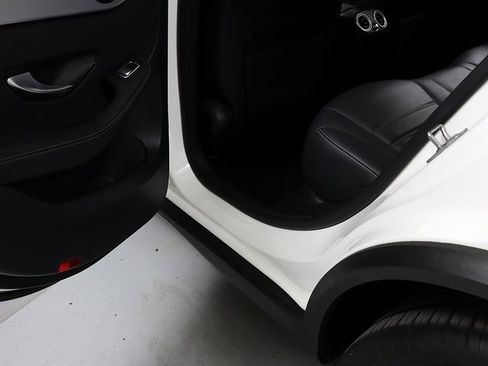 Certified 2022 Mercedes-Benz GLC 43 AMG 4MATIC image 29