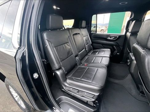 Used 2024 Chevrolet Suburban LT image 27