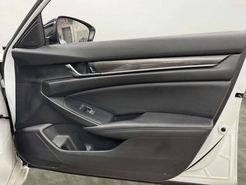 Used 2022 Honda Accord Sport image 19