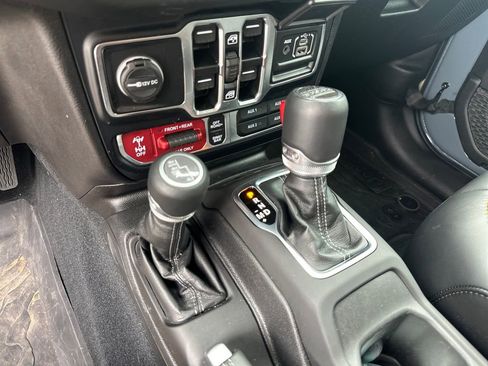 Used 2024 Jeep Wrangler Unlimited Rubicon 392 AWD/4WD image 27