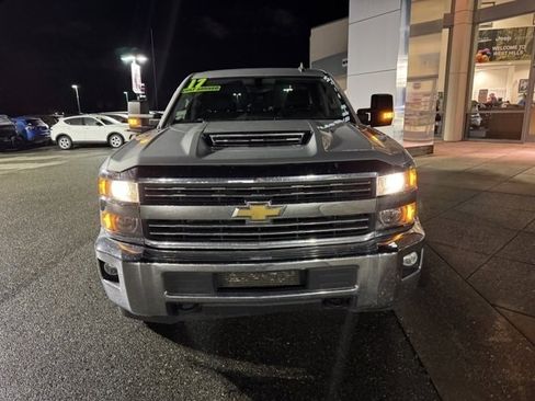 Used 2017 Chevrolet Silverado 2500 LT w/ LT Convenience Package image 3