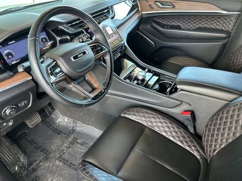 Certified 2023 Jeep Grand Cherokee Summit w/ Luxury Tech Group V AWD/4WD image 10