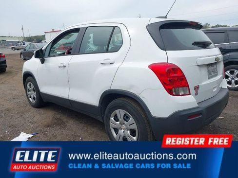 Used 2016 Chevrolet Trax LS w/ LPO, Cargo Package image 5