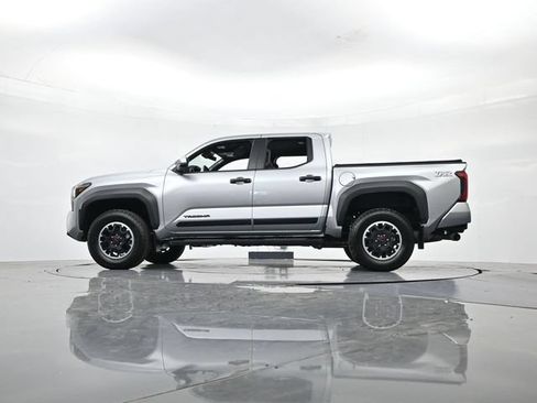 Used 2024 Toyota Tacoma TRD Off-Road AWD/4WD image 36