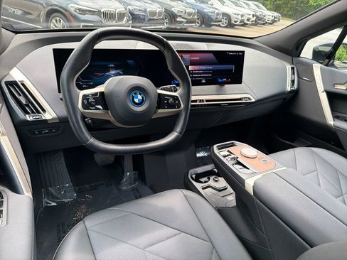 Used 2023 BMW iX xDrive50 w/ Premium Package AWD/4WD image 22