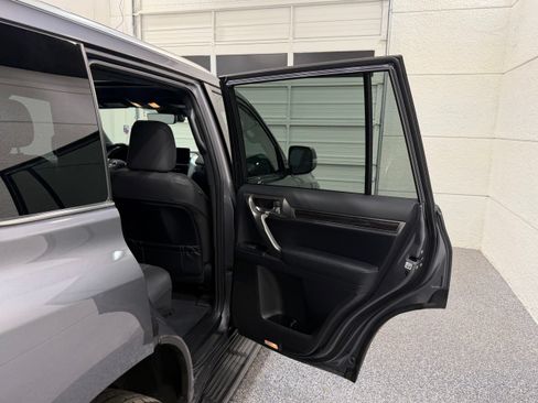 Used 2023 Lexus GX 460 Premium w/ Premium Package AWD/4WD image 29