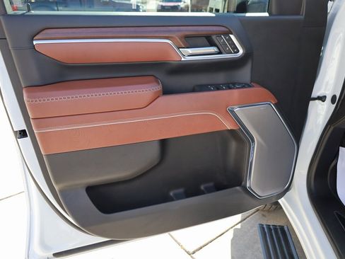 Used 2025 GMC Sierra 3500 Denali Ultimate image 12