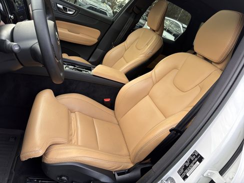 Certified 2023 Volvo XC60 B5 Ultimate w/ Climate Package image 42