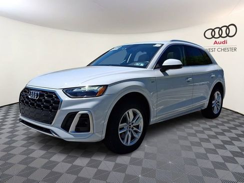 Used 2023 Audi Q5 2.0T Premium w/ Convenience Package AWD/4WD image 3