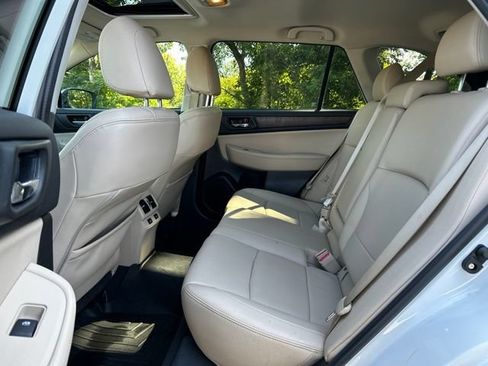 Used 2016 Subaru Outback 2.5i Limited AWD/4WD image 36
