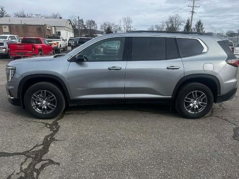Used 2025 GMC Acadia Elevation image 6