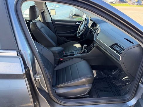 Used 2024 Volkswagen Jetta SE image 20