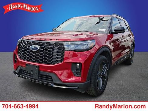 Used 2025 Ford Explorer ST-Line w/ ST-Line Street Pack AWD/4WD image 1