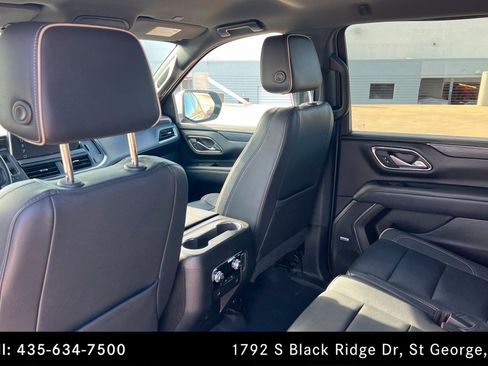 Used 2023 GMC Yukon XL SLT AWD/4WD image 19