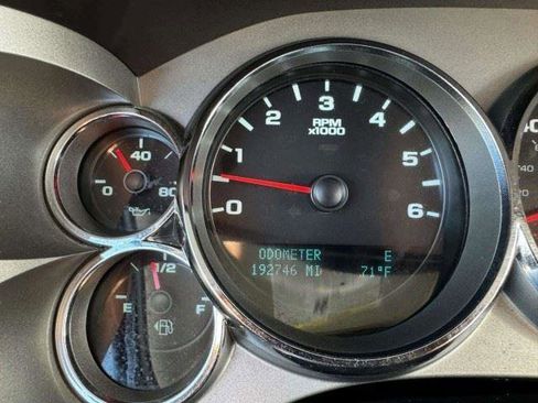 Used 2010 GMC Sierra 1500 SLE w/ Texas Edition RWD image 25