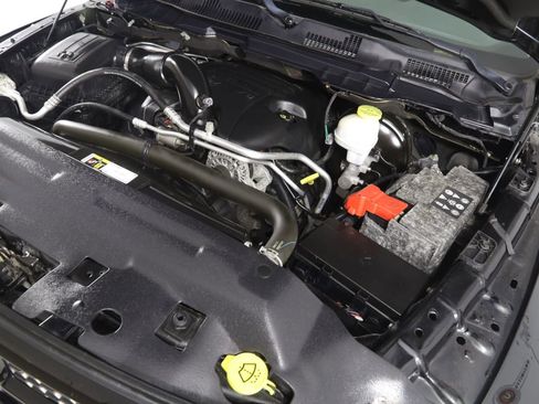 Used 2018 RAM 1500 Express AWD/4WD image 16