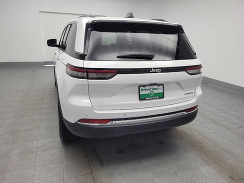 Used 2023 Jeep Grand Cherokee Laredo image 6