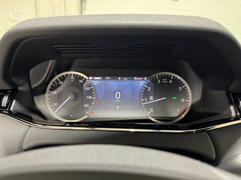 Used 2023 Land Rover Range Rover Evoque R-Dynamic SE AWD/4WD image 19