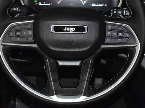 New 2025 Jeep Grand Cherokee Limited w/ Trailer Tow Package image 23