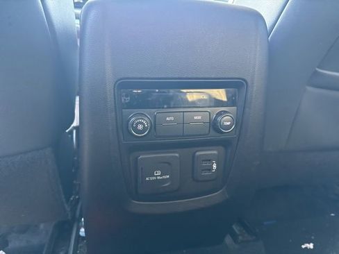 Used 2020 Buick Enclave Essence w/ Sound and Sites Package image 18