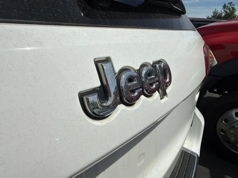 Used 2021 Jeep Grand Cherokee Limited AWD/4WD image 32
