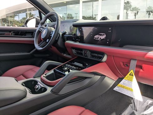 New 2025 Porsche Cayenne S image 26