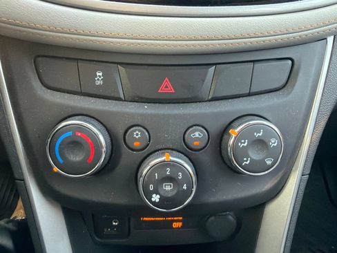 Used 2017 Chevrolet Trax LS AWD/4WD image 21