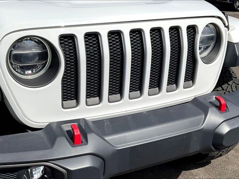Used 2018 Jeep Wrangler Unlimited Rubicon w/ Dual Top Group AWD/4WD image 32