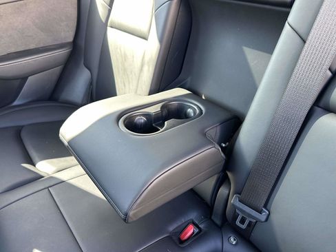 Used 2022 Tesla Model Y Long Range image 20