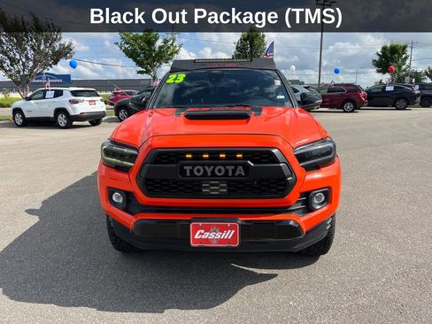 Used 2023 Toyota Tacoma TRD Sport w/ Black Out Package (TMS) AWD/4WD image 10