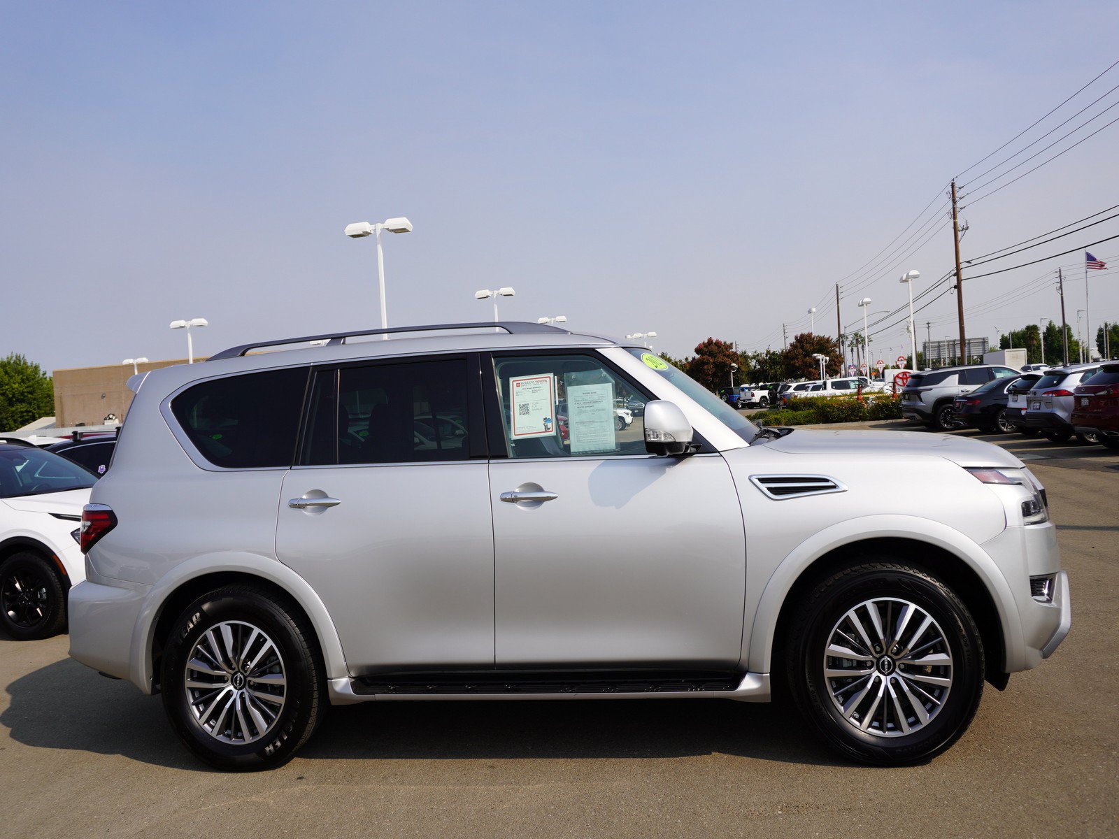 Used 2023 Nissan Armada SL w/ Captain's Chairs Package RWD image 4