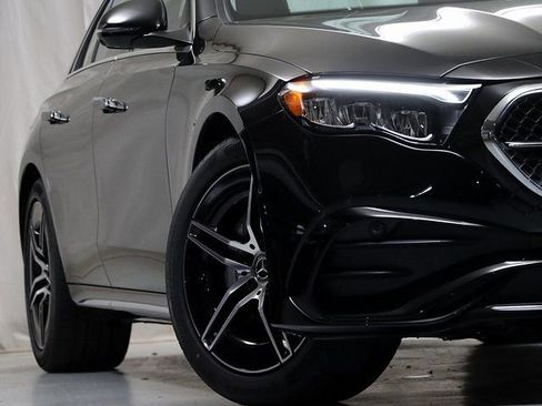 New 2026 Mercedes-Benz E 350 4MATIC Sedan image 4