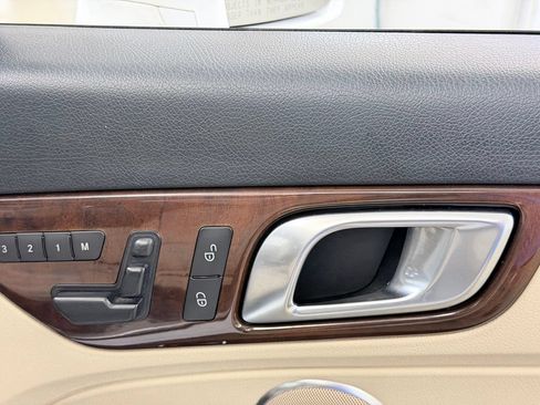 Used 2014 Mercedes-Benz SLK 250 image 22