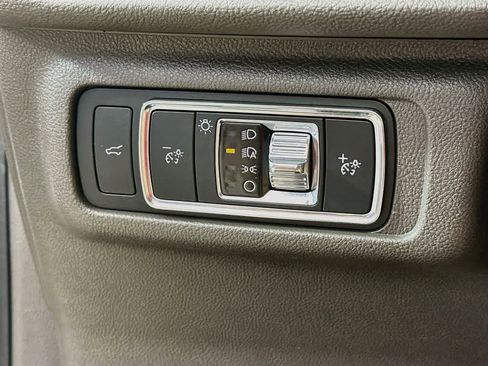 Used 2023 Lincoln Corsair Reserve w/ Equipment Group 202A FWD image 26