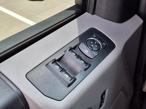 Used 2017 Ford F150 XL w/ Equipment Group 101A Mid AWD/4WD image 14