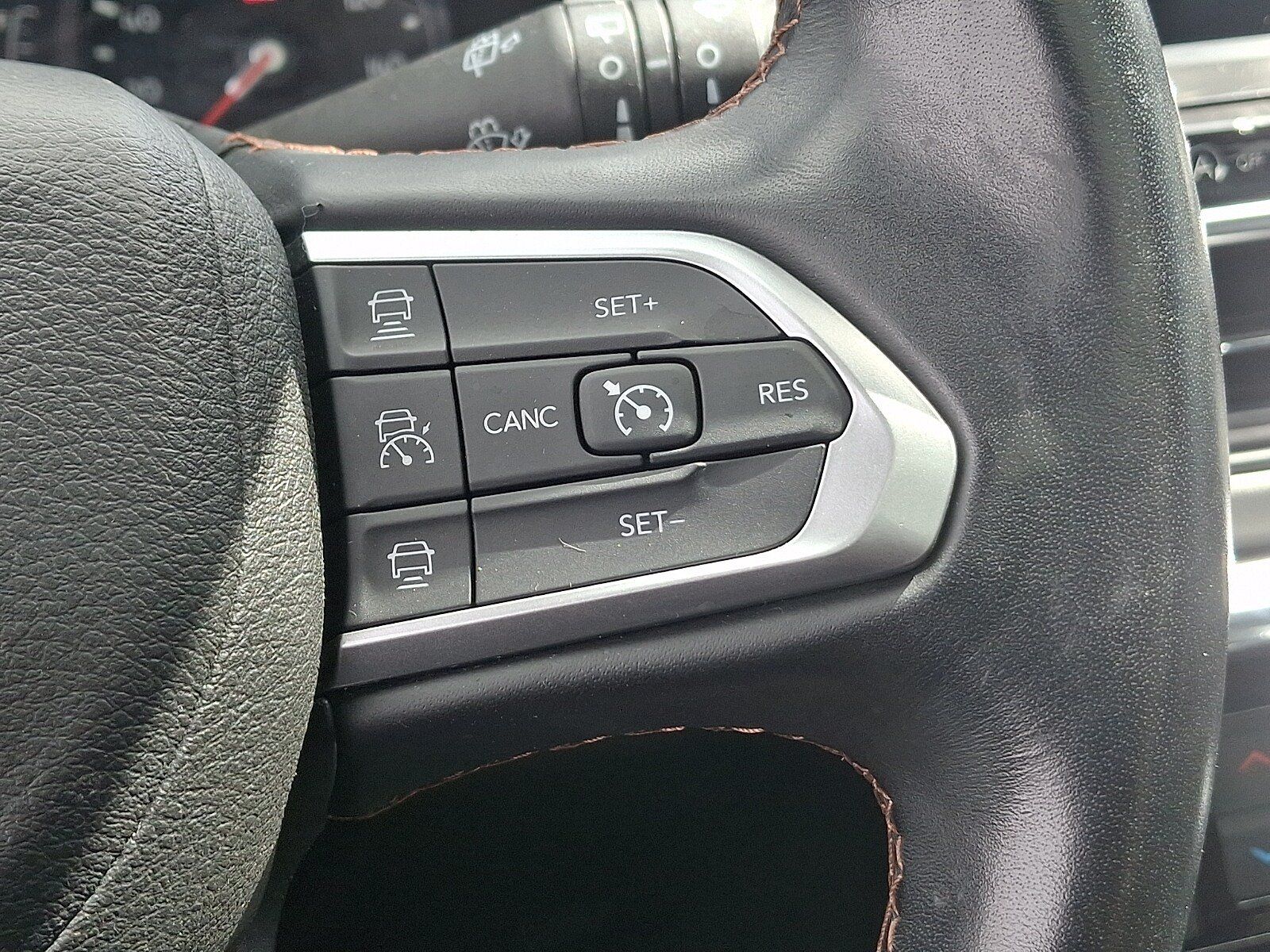 Certified 2022 Jeep Compass Limited w/ Sun and Sound Group AWD/4WD image 22