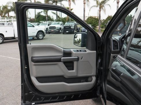 Used 2017 Ford F150 XLT image 14