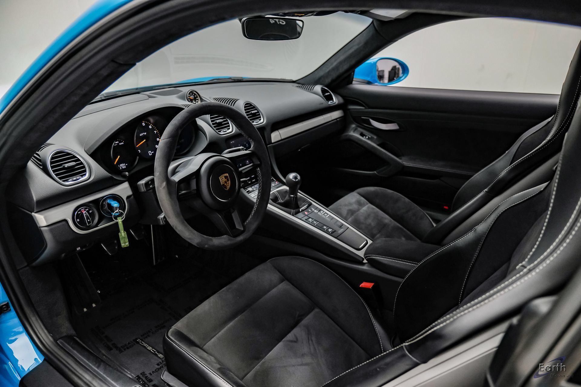 Used 2020 Porsche 718 Cayman GT4 RWD image 47