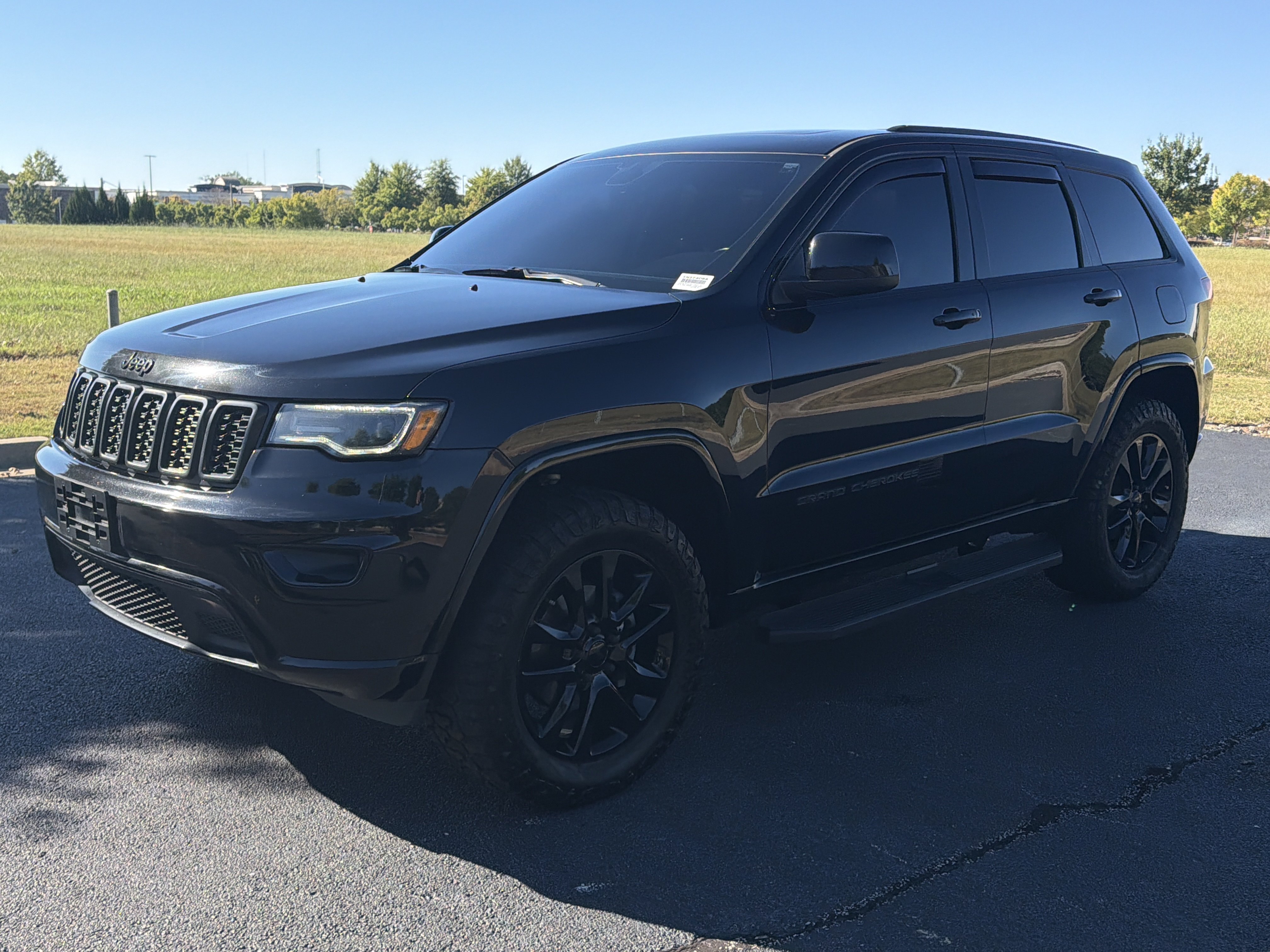Used 2020 Jeep Grand Cherokee Altitude AWD/4WD image 5